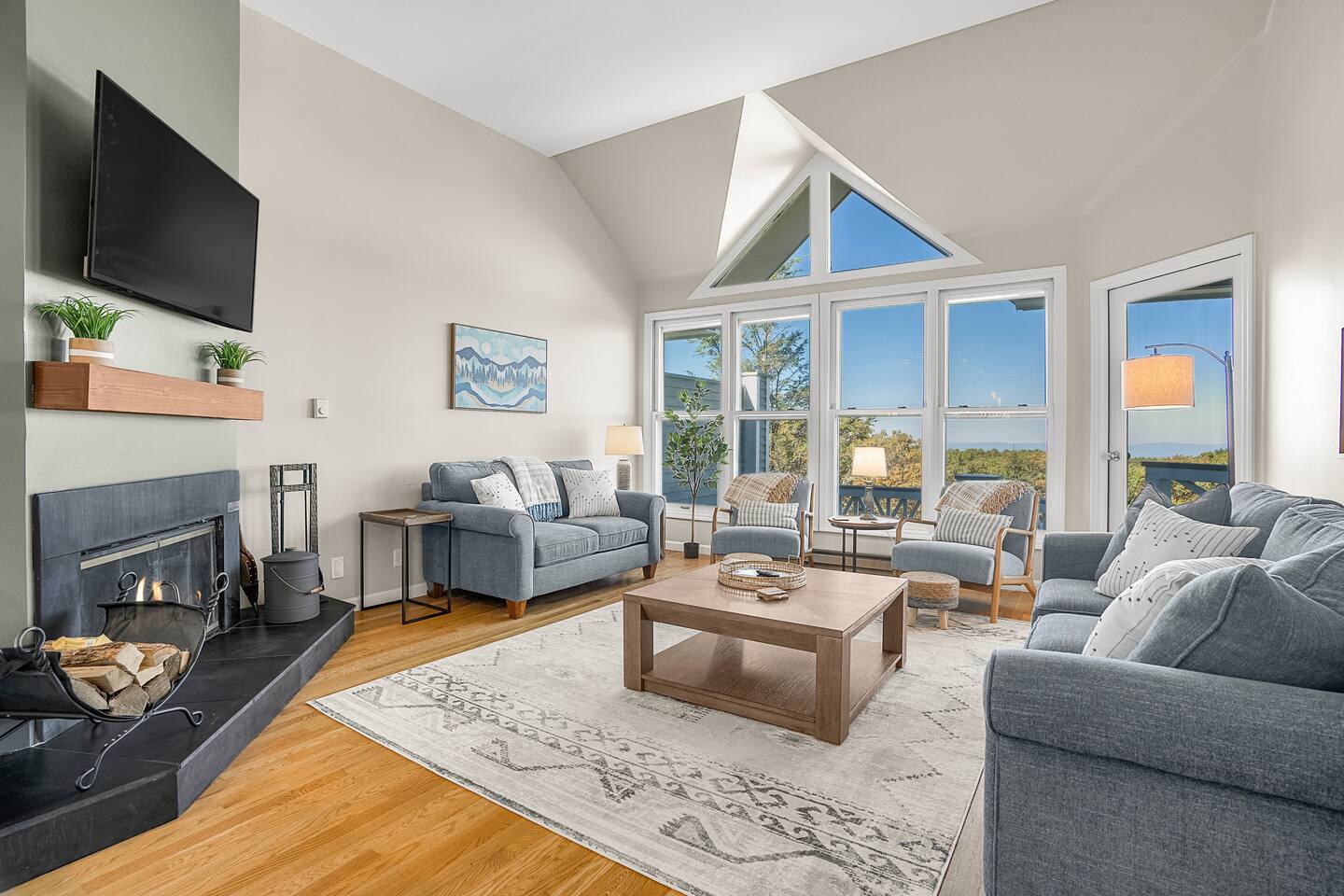 Spacious Serene MtnTop Escape *4 EnSuites* Dogs OK