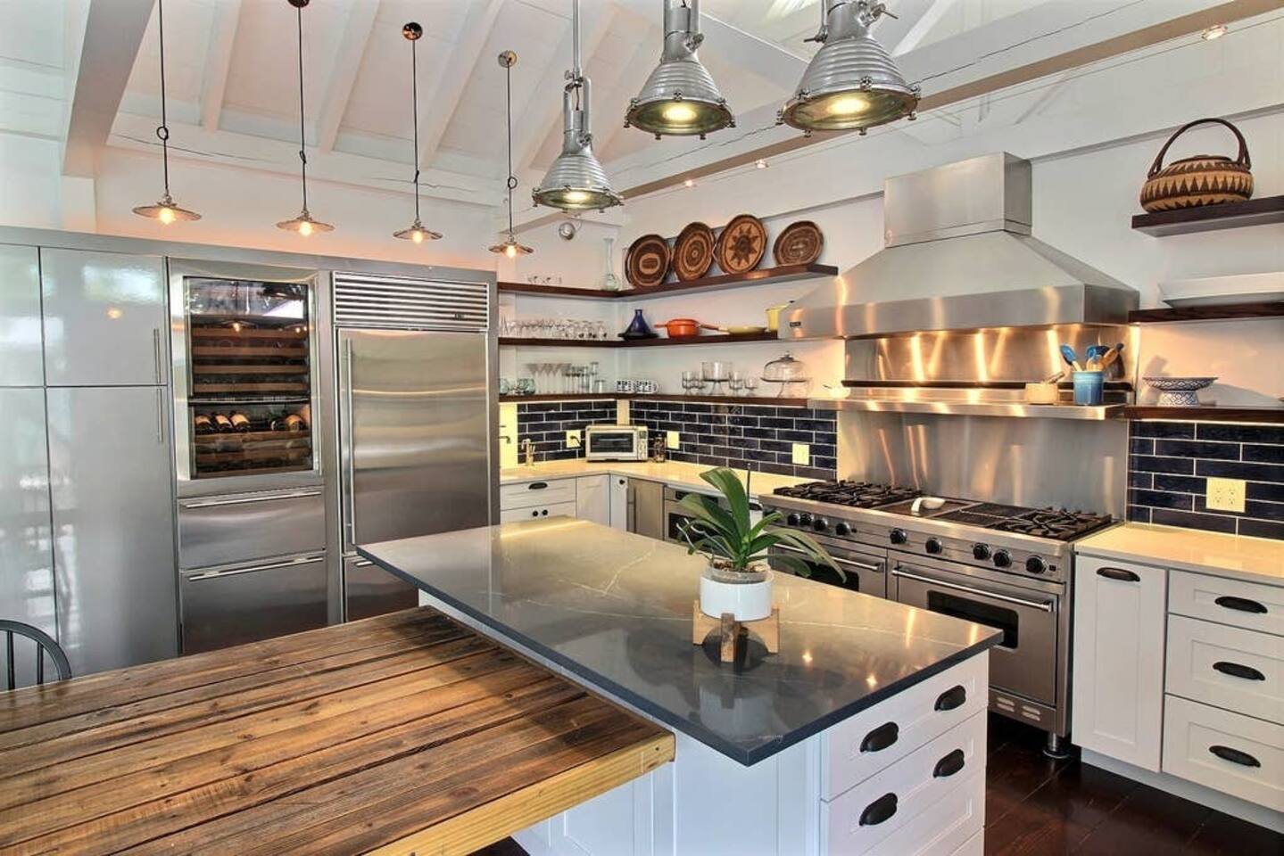 Big Blu -5 bed, 4 bath old town