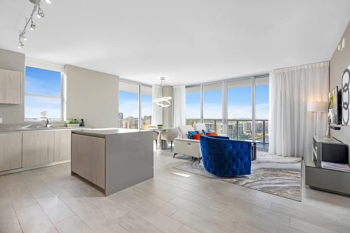 Aqua Vista Hideaway 𝙗𝙮 𝙎𝙏𝘼𝙔-𝙏𝙊𝘿𝘼𝙔 | Hyde Beach House