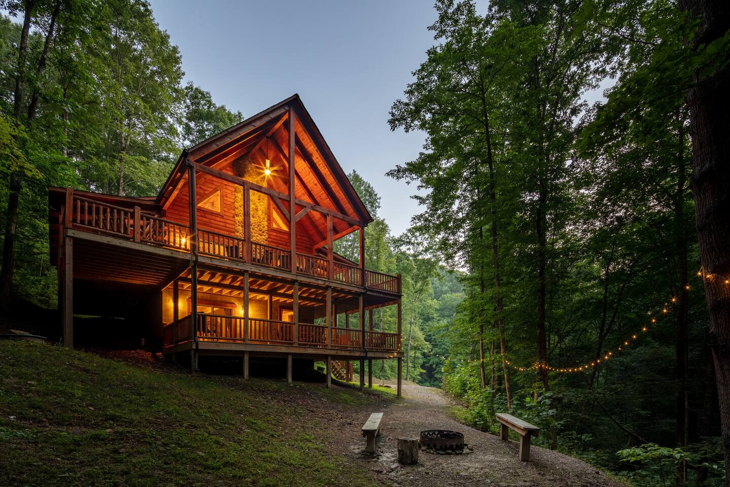 Hocking Hills Paradise 🌲 Hot Tub, WiFi, Near Caves