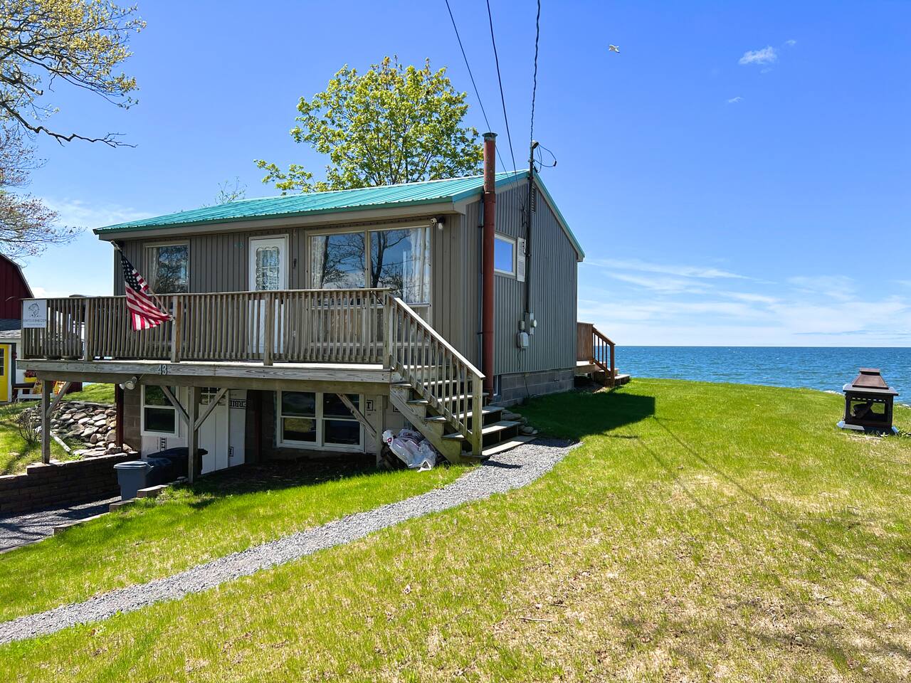Cozy LAKE ONTARIO WATERFRONT Breathtaking Views!