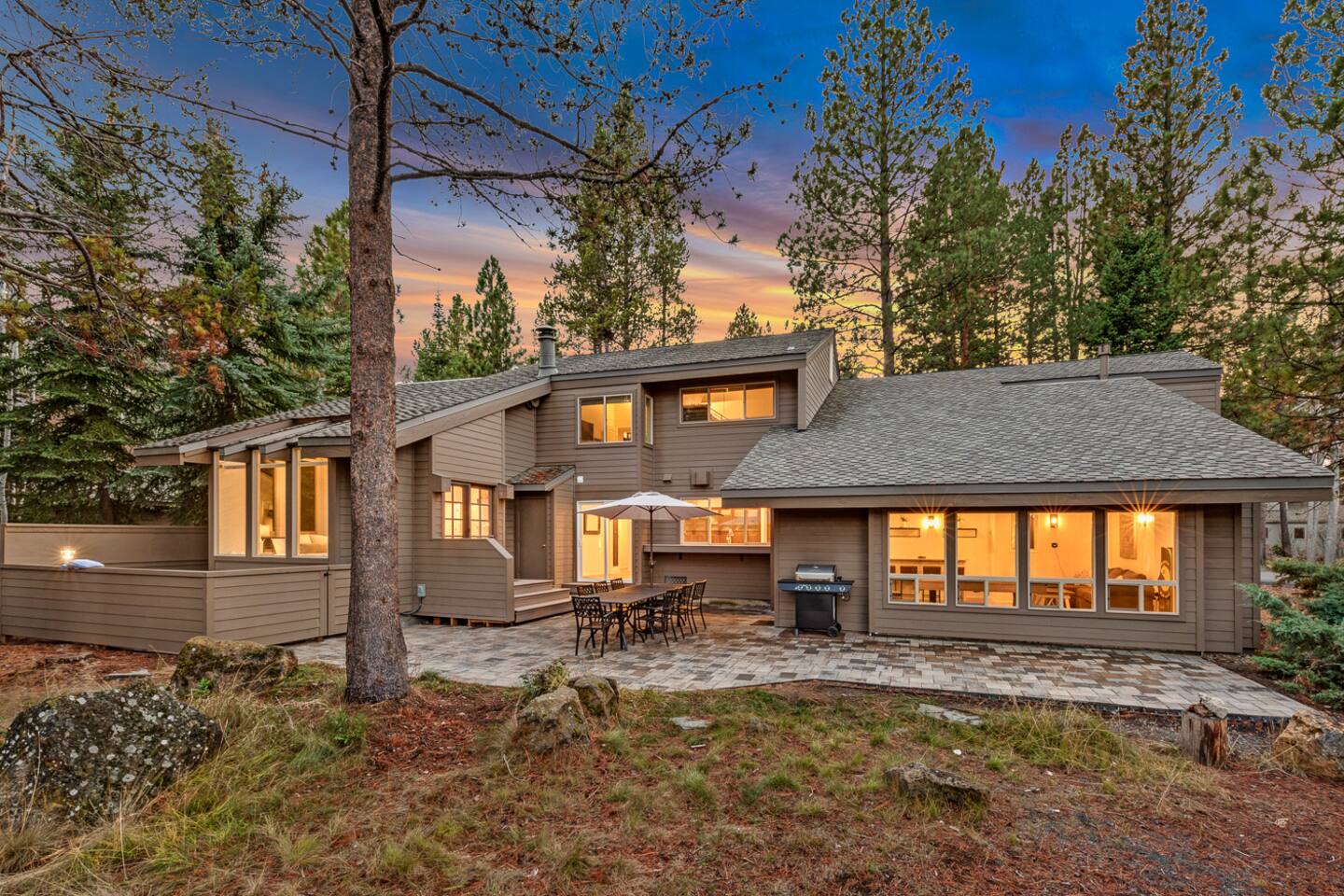 Spacious 7BR Getaway, Golf View & Waterpark