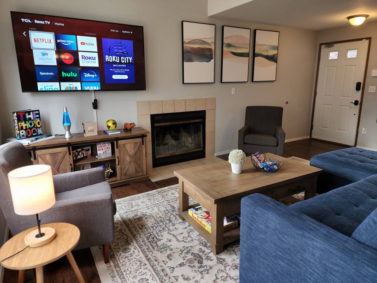 Spacious, New Modern Furniture, King Bed Priv Bath