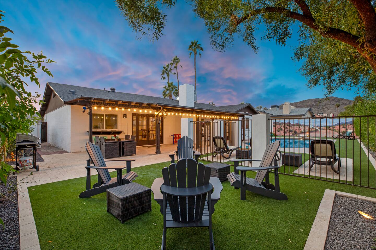 Free heated pool!/Gorgeous 4 BR spring break home