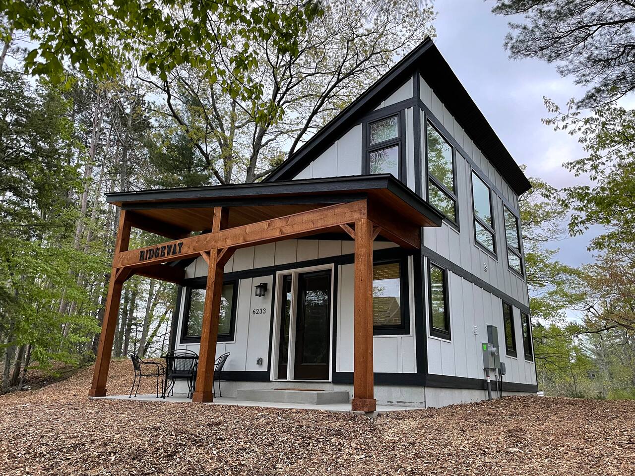 Ridge Way | Walk to Glen Arbor | Pet-Friendly