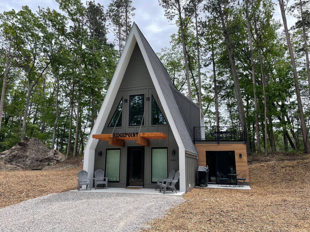 Ridge Point | Walk to Glen Arbor | Pet-Friendly