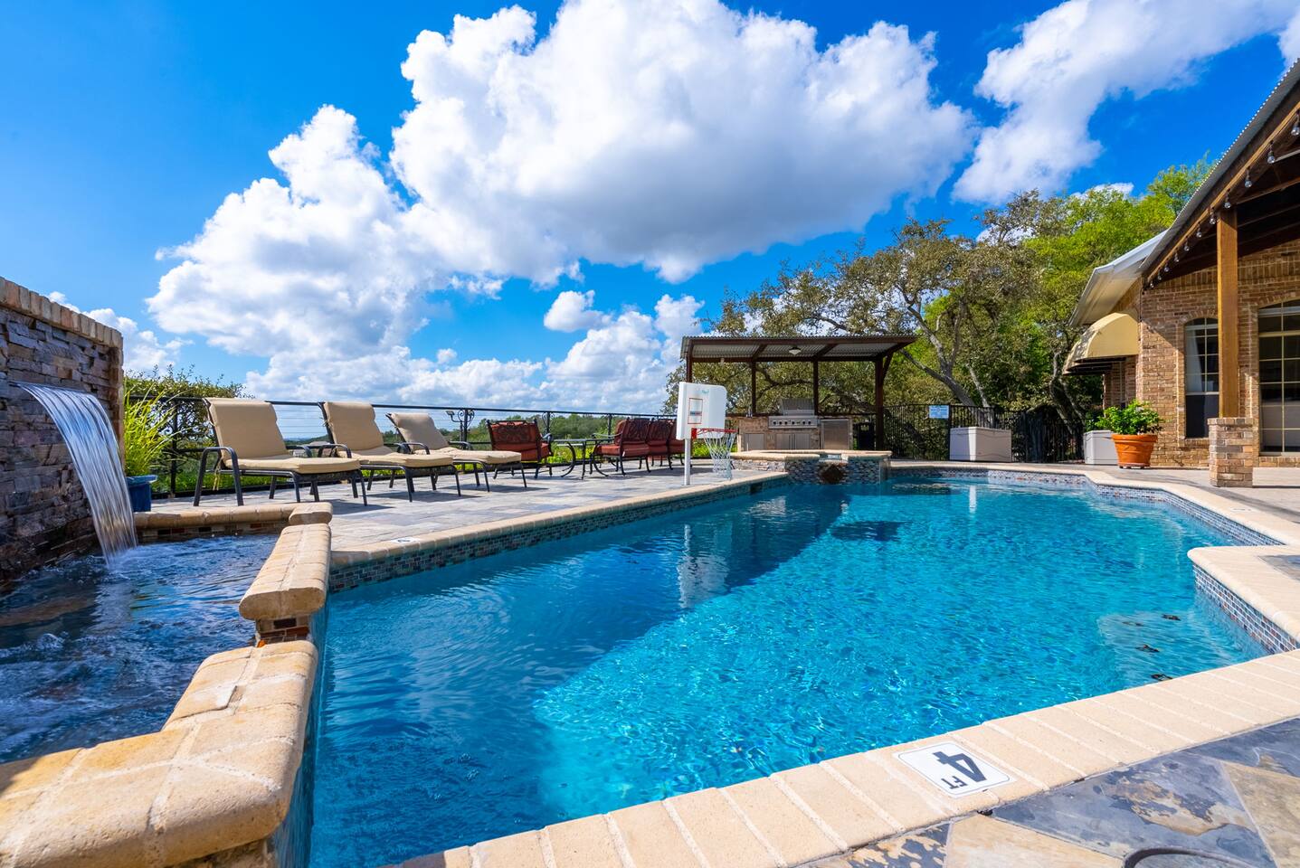 Vista Grande: Luxury Home w/ Heatable Pool & Views