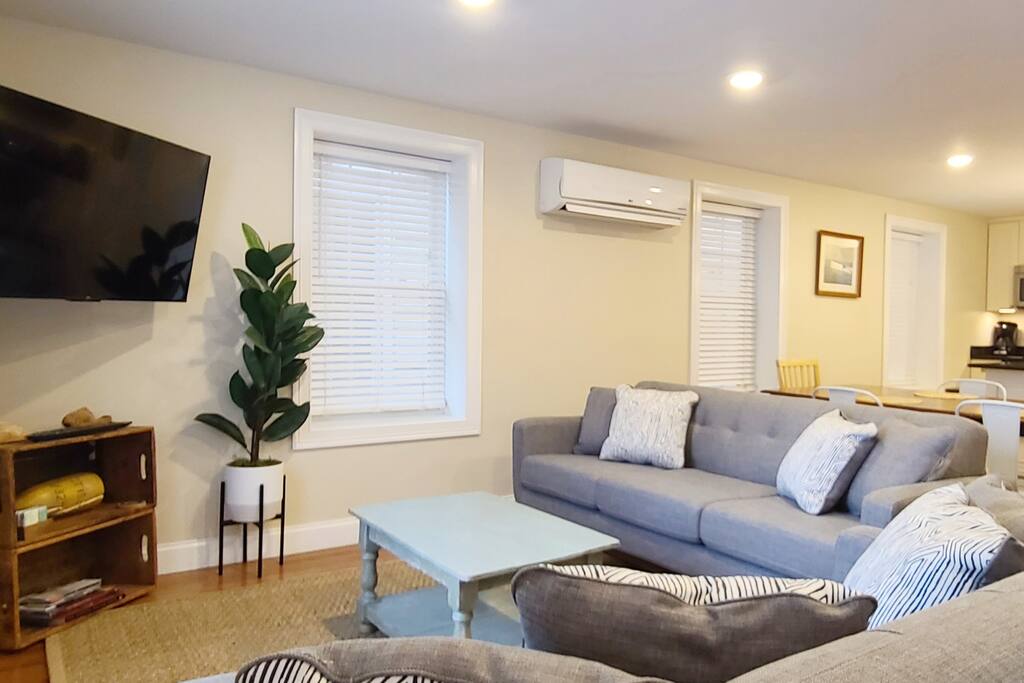 ⚓ Newly Renovated Townhouse in Downtown Mystic
