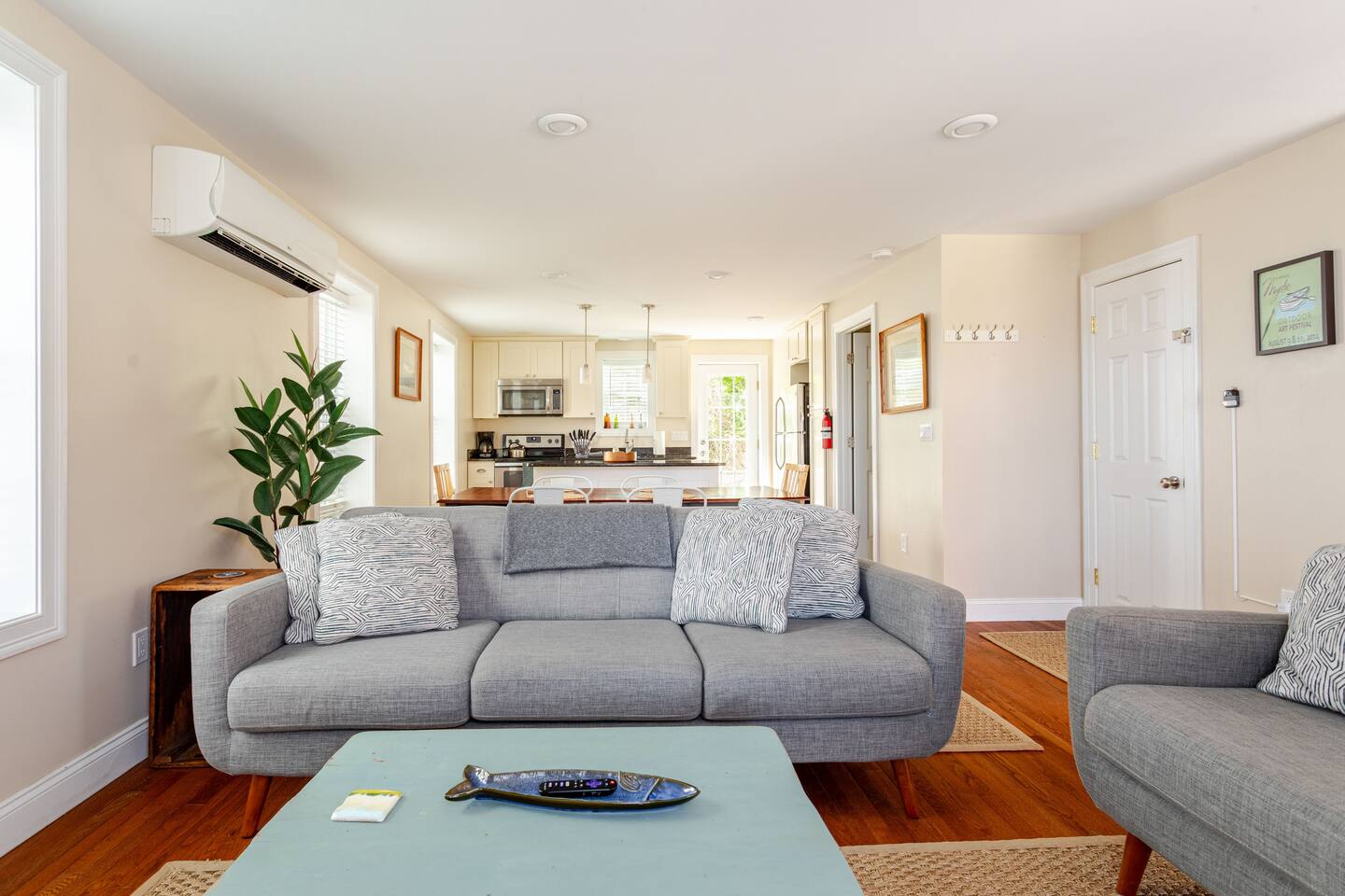 ⚓ Newly Renovated Townhouse in Downtown Mystic