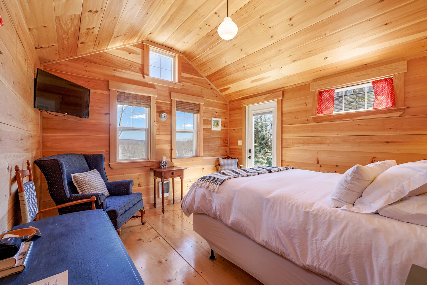Eco-Modern Cabin #2 • Quiet Maine Getaway • Sauna