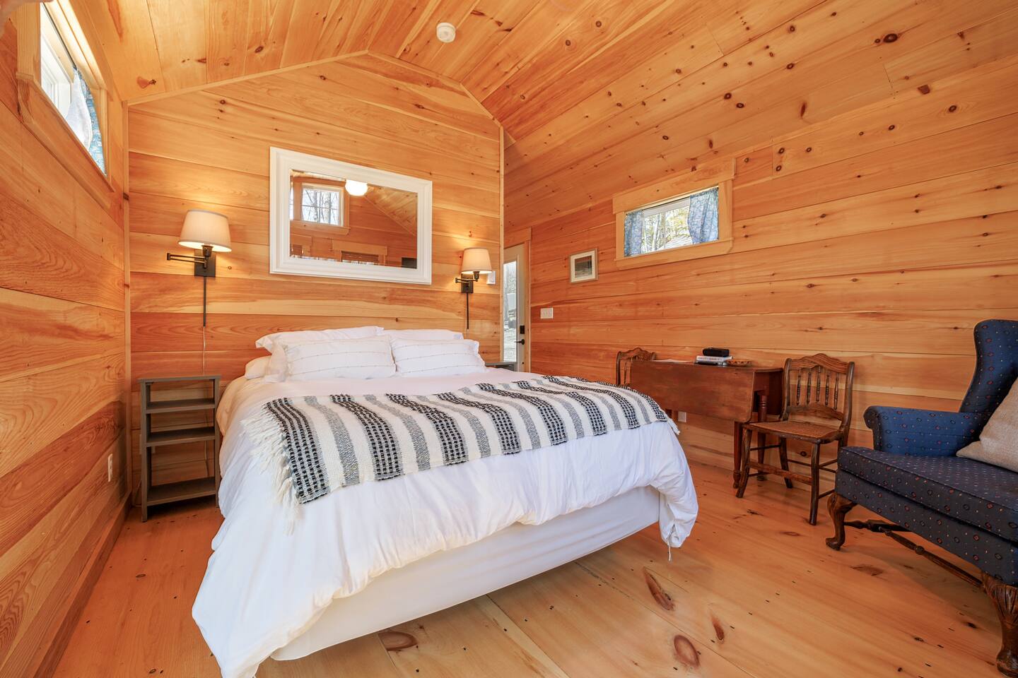 Eco-Modern Cabin 1 near Sandy Point • Sauna Access