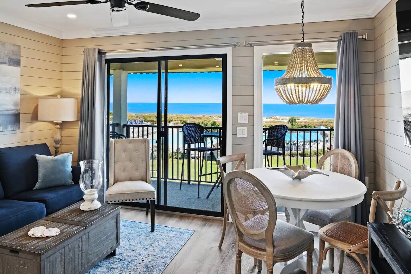 Oceanfront Luxury! KING BED Beach Bar & Pickleball