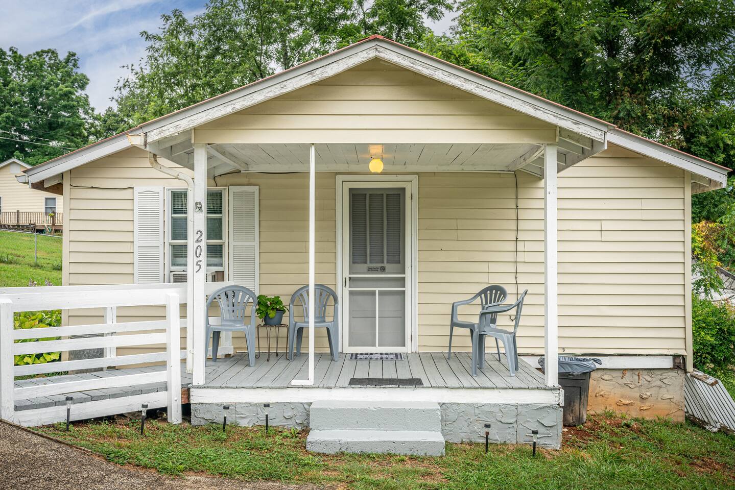 Close to Town! Accessible 1-Bedroom Cottage!
