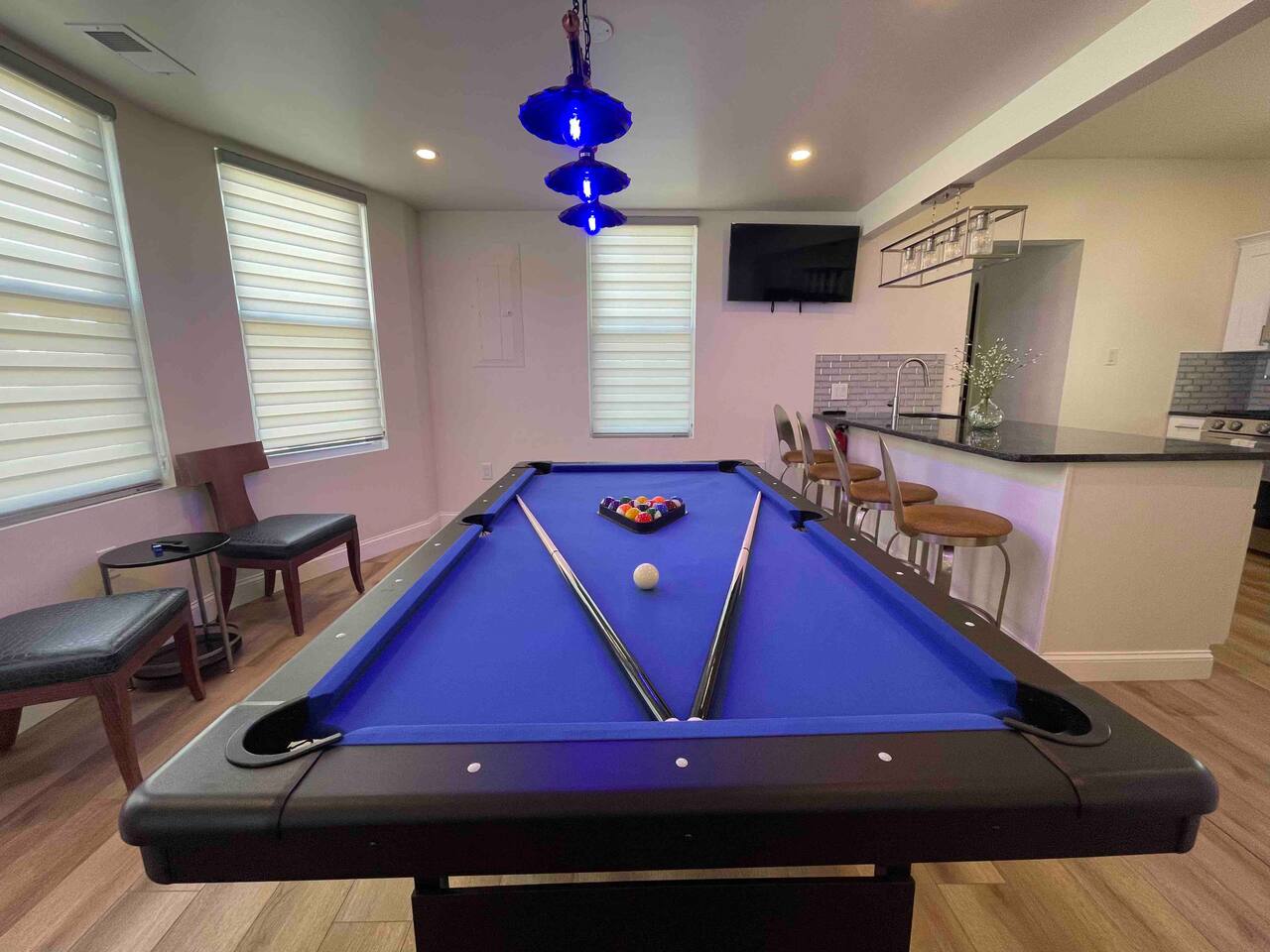 Cadillac Blue House - Luxury w/ Pool Table!