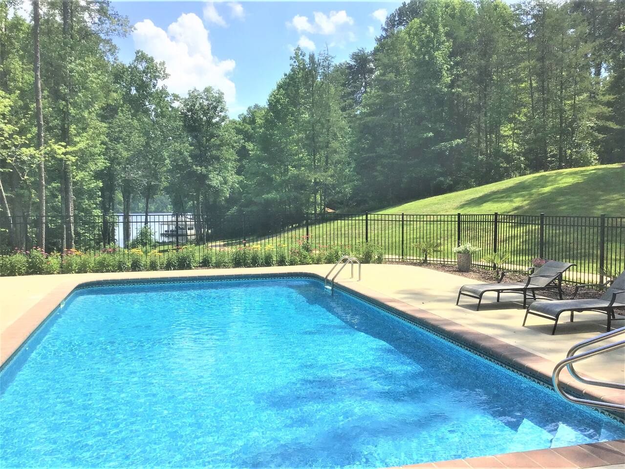 Hyco Holidays -Close to VIR, Caesar's Casino