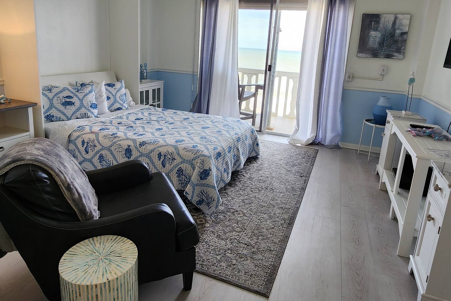 Ormond OceanFront Luxury Studio Condo w/kitchen