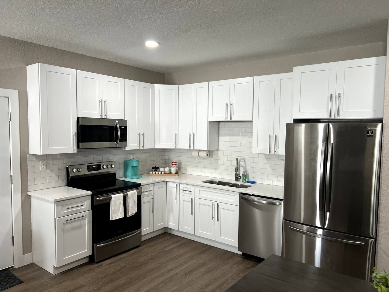 Sleek & Smart Studio Hideaway