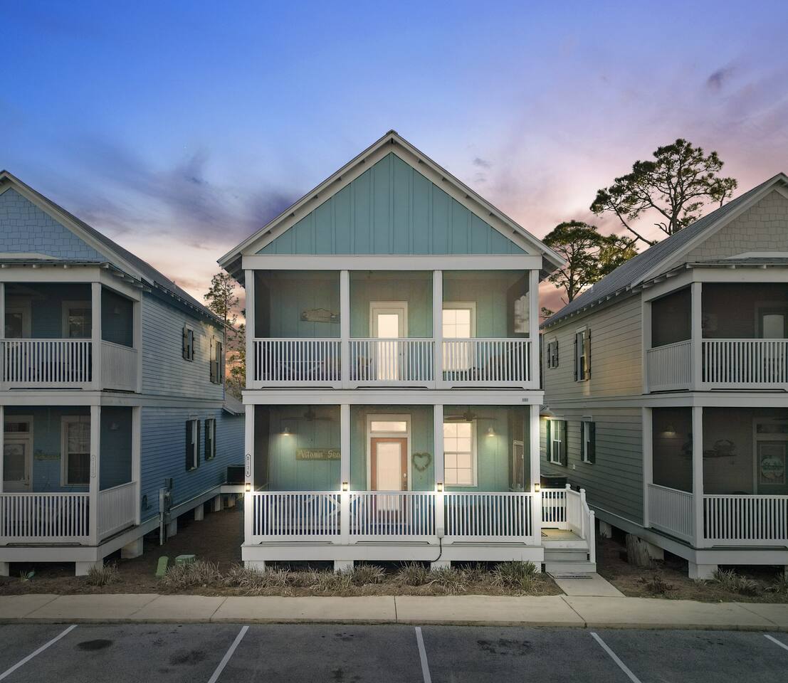 3 Master Suites | Hot Tub | 3 Pools | Porch Swings
