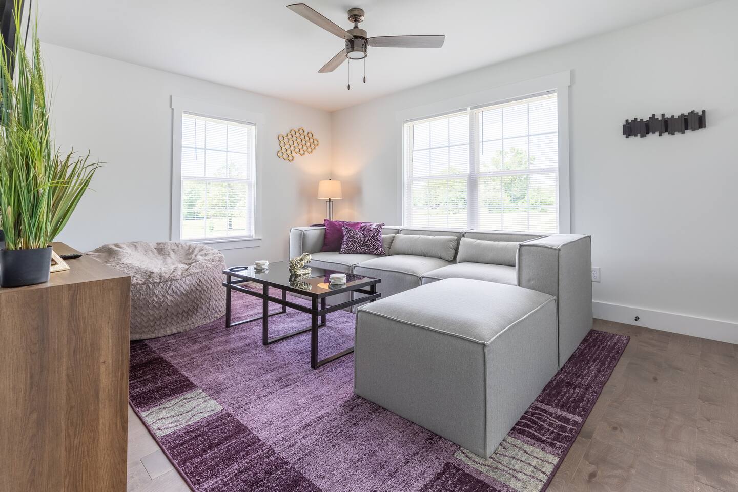 Fresh nestled pet stay w fire pit!