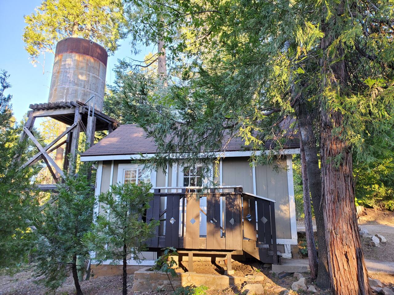 ‡ The Writer's Retreat at The Twin Peaks Lodge ‡