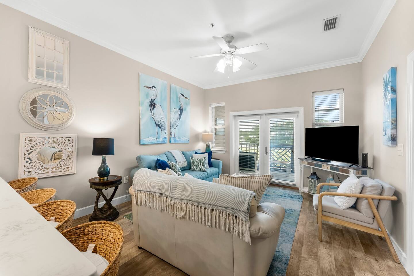 Updated Condo, Walk 2 Beach, Beach Gear, Pool