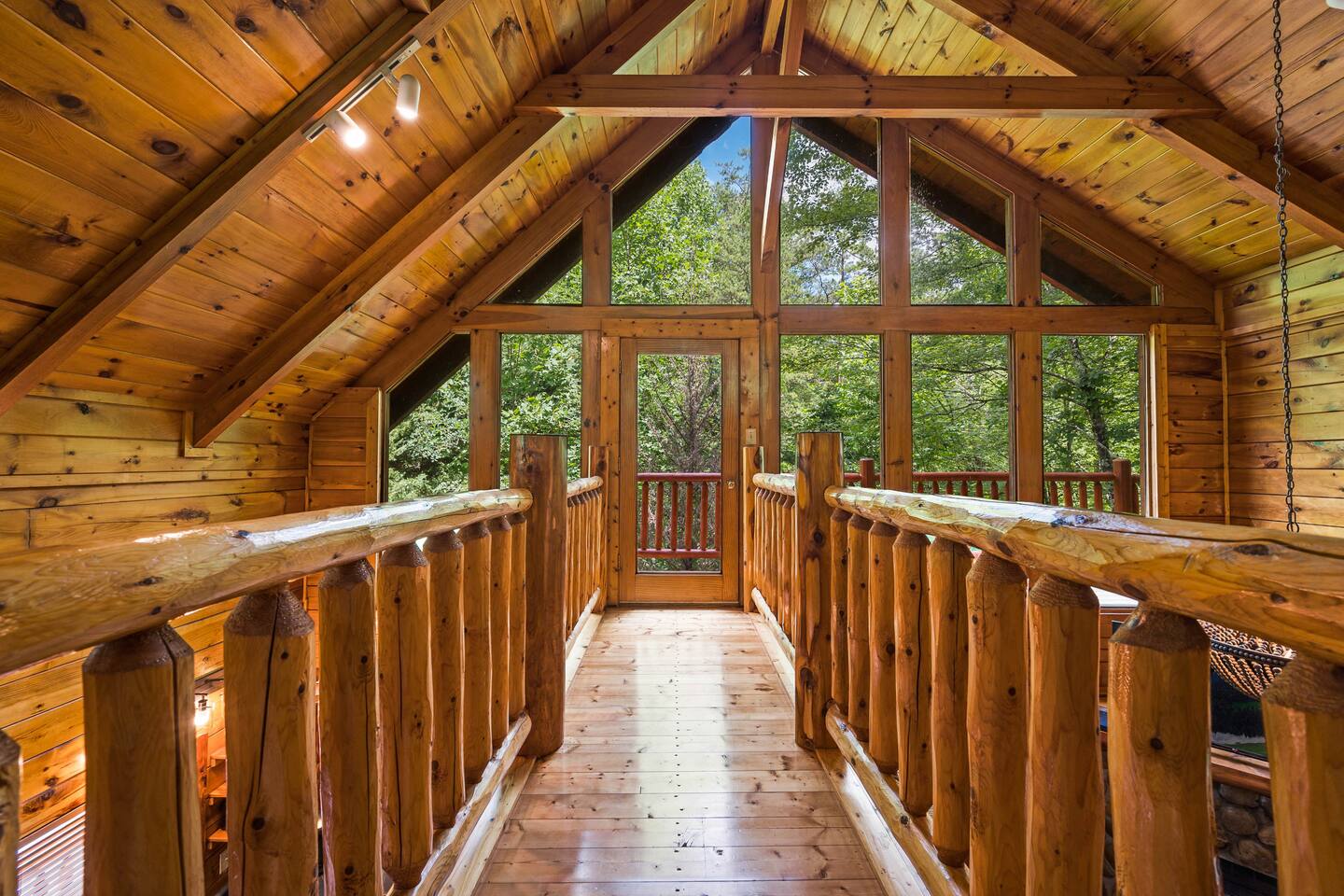 Top Location | Hot Tub, Arcade & Scenic Views