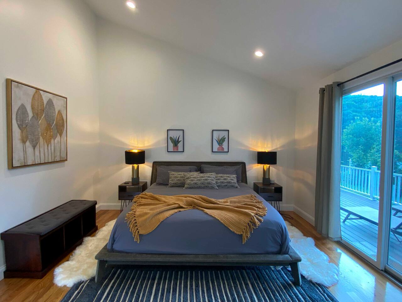 Seasonal Rental Luxury Lake Front Beauty