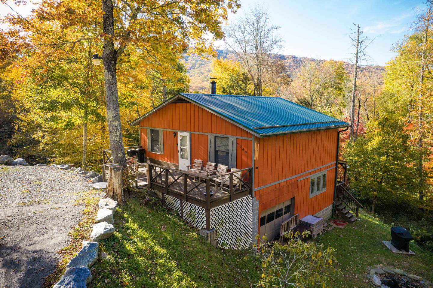 Summer Special! Cozy Cabin Near Downtown & Hiking