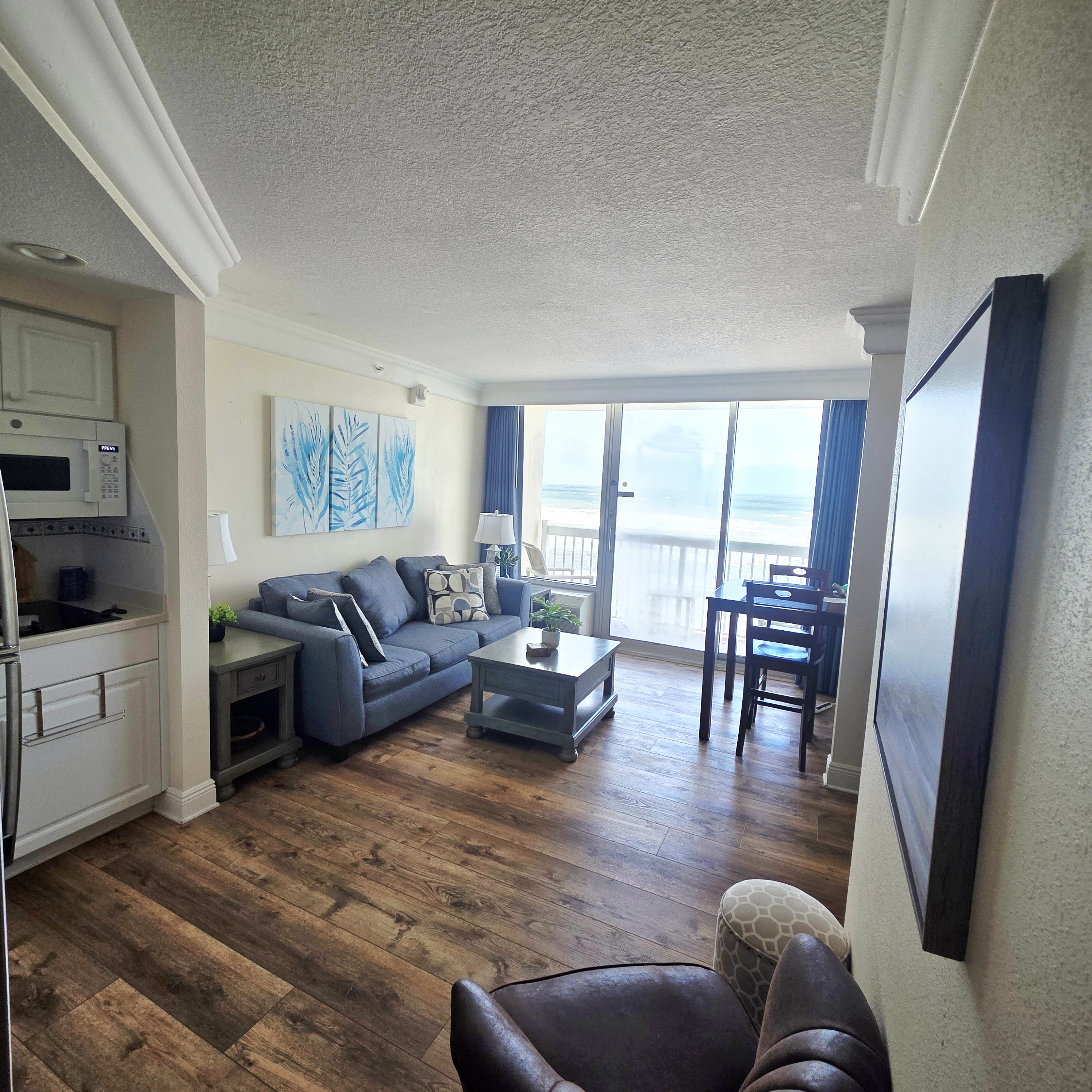 Gorgeous 1 bdrm Daytona Oceanfront balcony & kitch