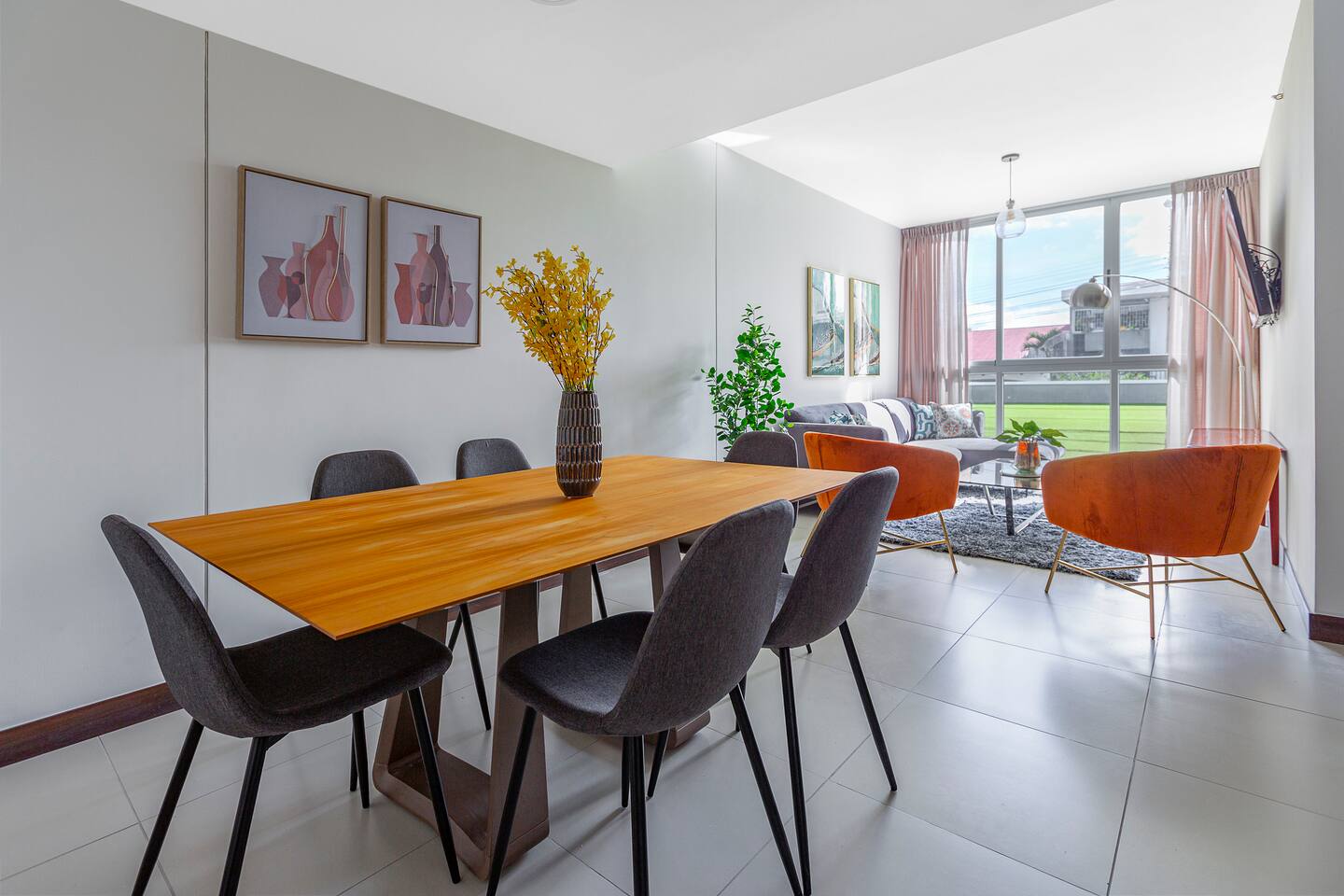 Unique 3BR Condo Pool|Gym|AC|King in Rohrmoser