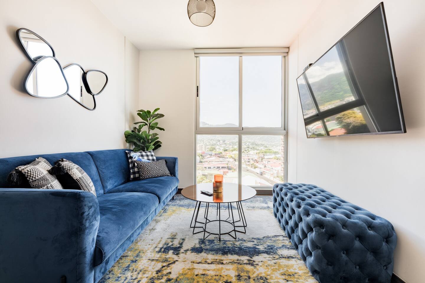 Rohrmoser 2BD - Best Location - AC|Pool|Views|King