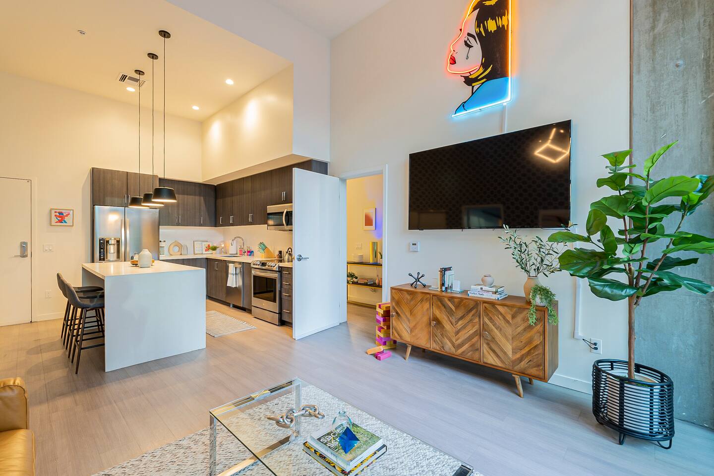 Modern Art Loft: Gem Show Haven Wow