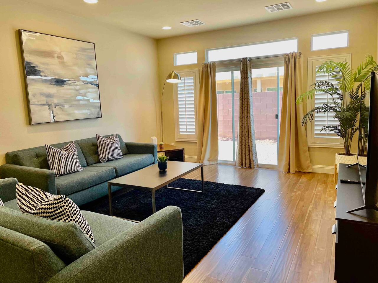 Beautiful New Home w/ two Master Suites