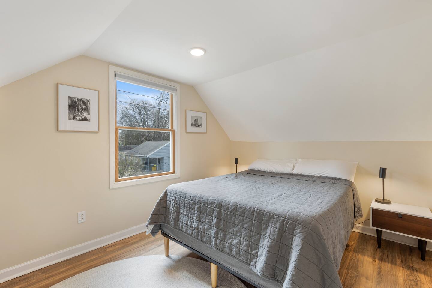 Spartan Campus House Walk to MSU Modern Two Bedroom Stay with Patio and Grill — 2