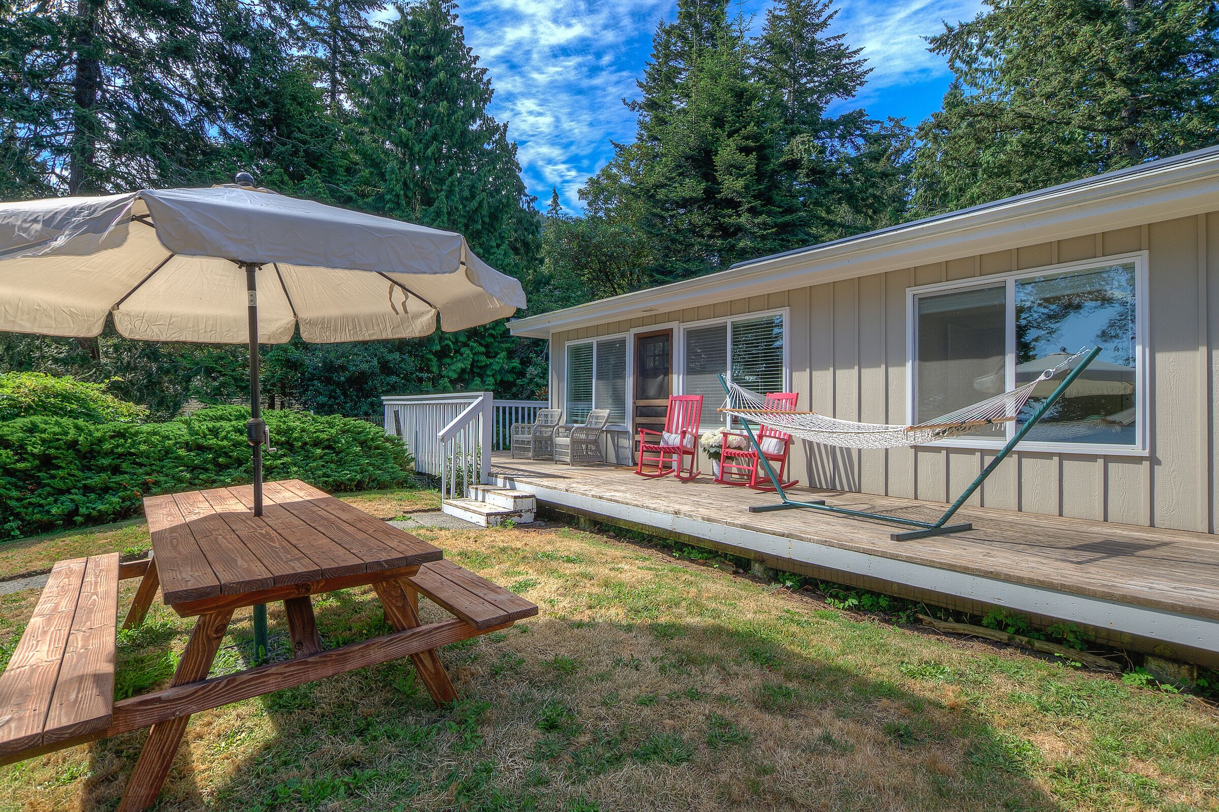 Relax in the hammock, enjoy a meal outside at the picnic table.