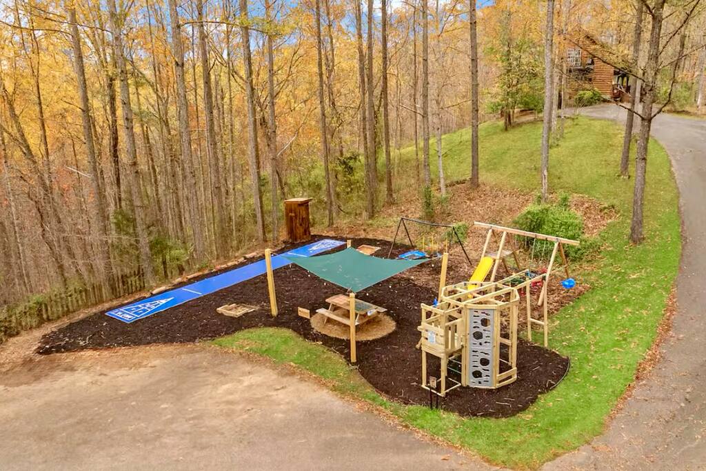 Fall/Winter Deals!*Fire Pit*Hot Tub*Views*Private