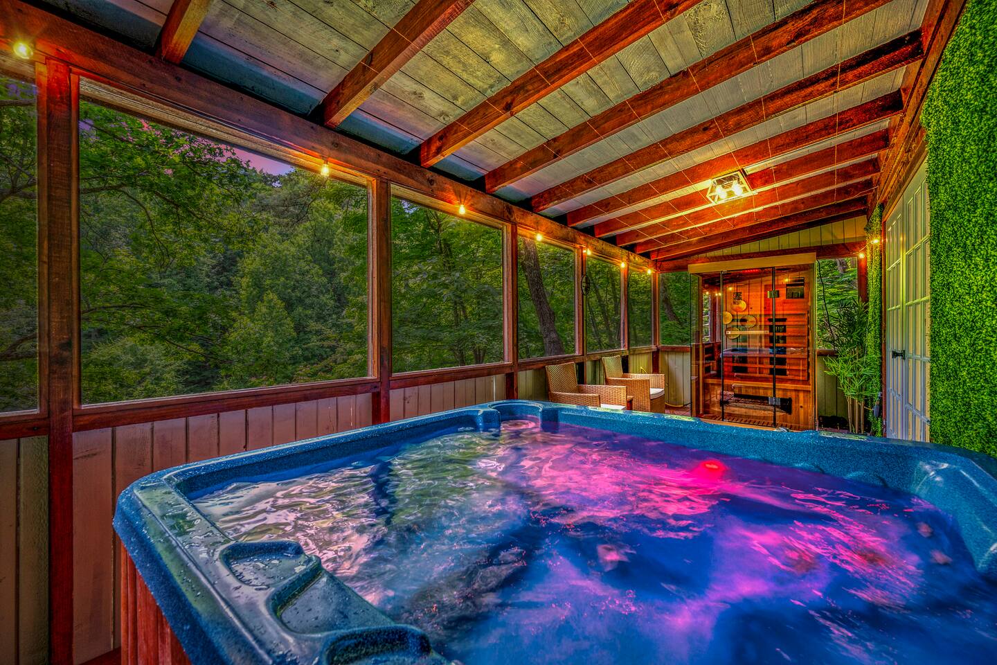 Pool Access! Hot Tub & Sauna, Oh My! King Beds