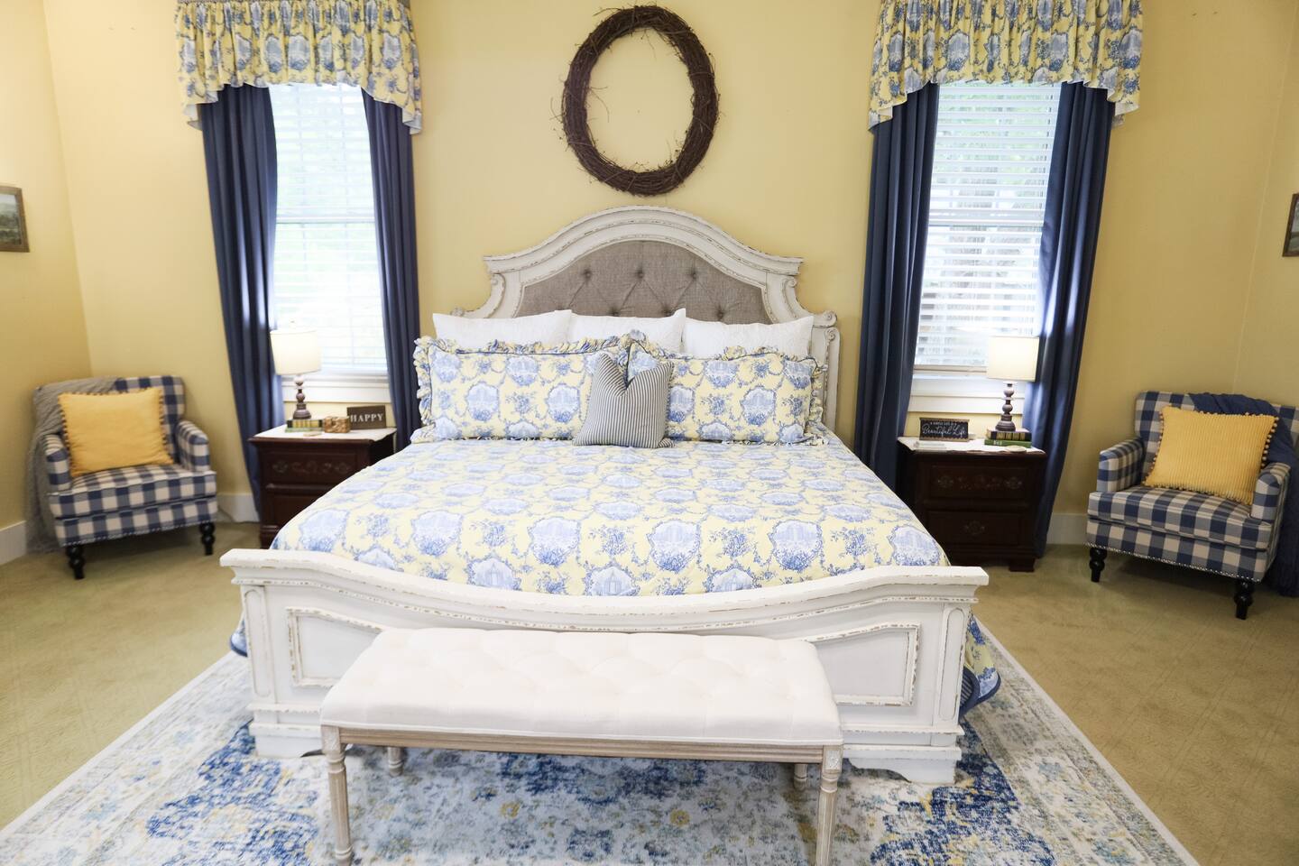 Massive Room - King Bed/Fireplace/Covered Parking