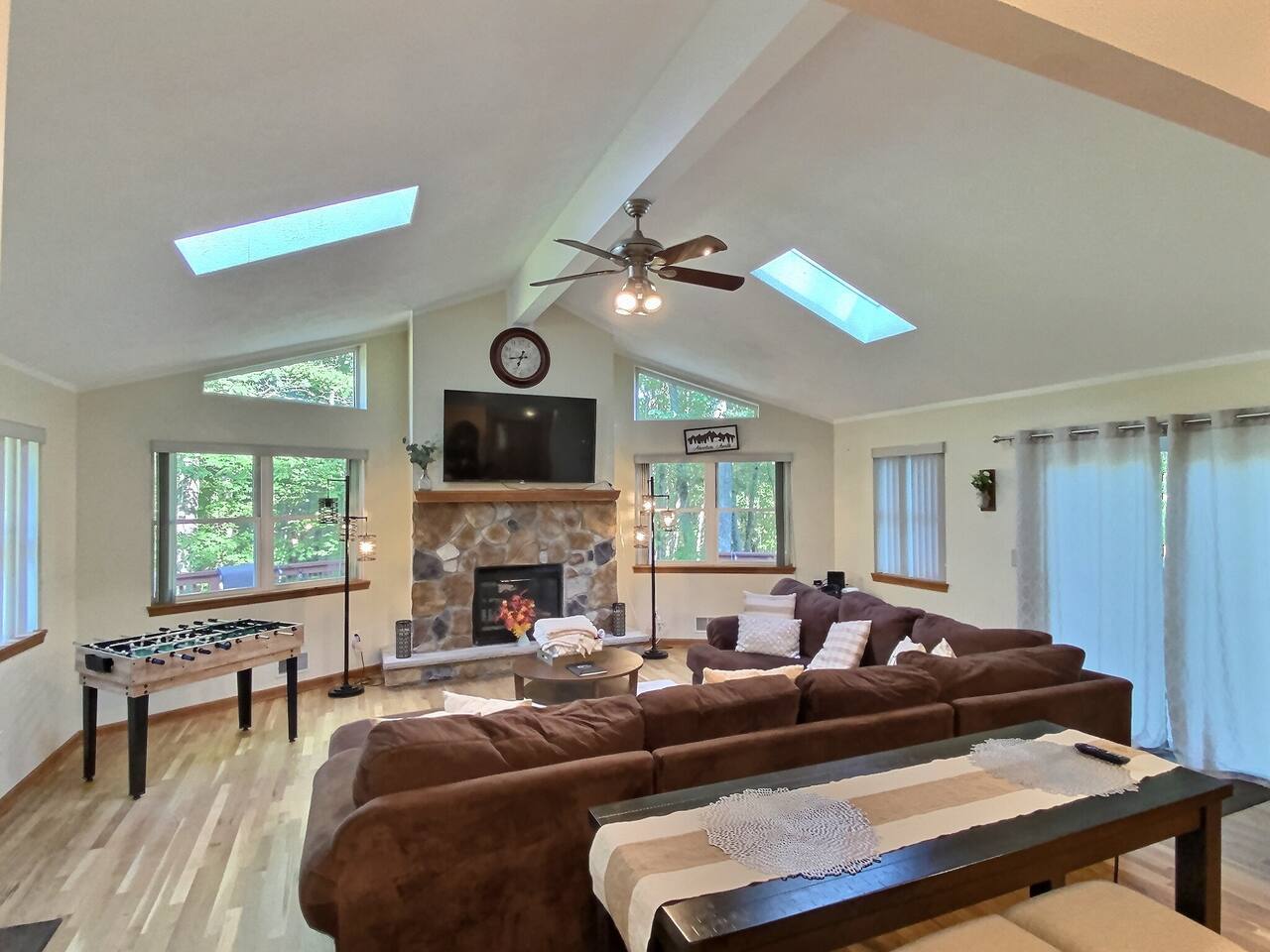 Poconos House - 4BR house in Saw Creek, Bushkill