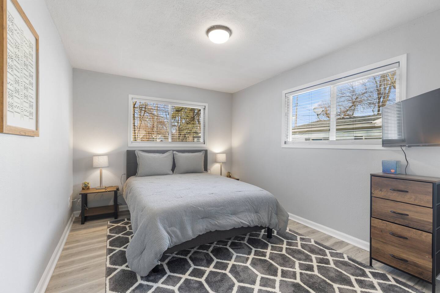 Dunlap Executive Home Long Stay Lansing Rental Near Hospitals and MSU — 4