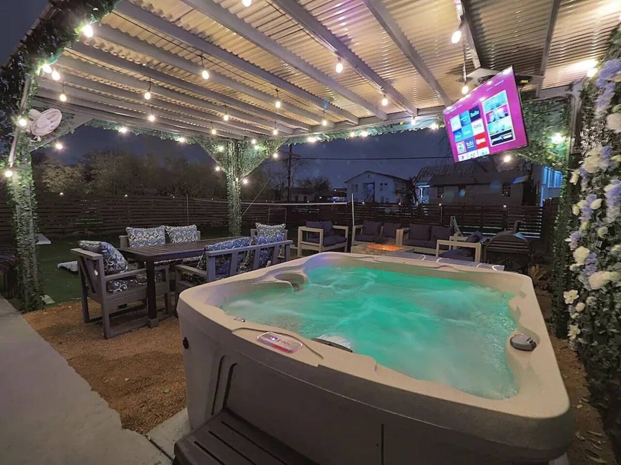 Epic Home-Hot Tub-Near DWTN -Games-Sleeps 16