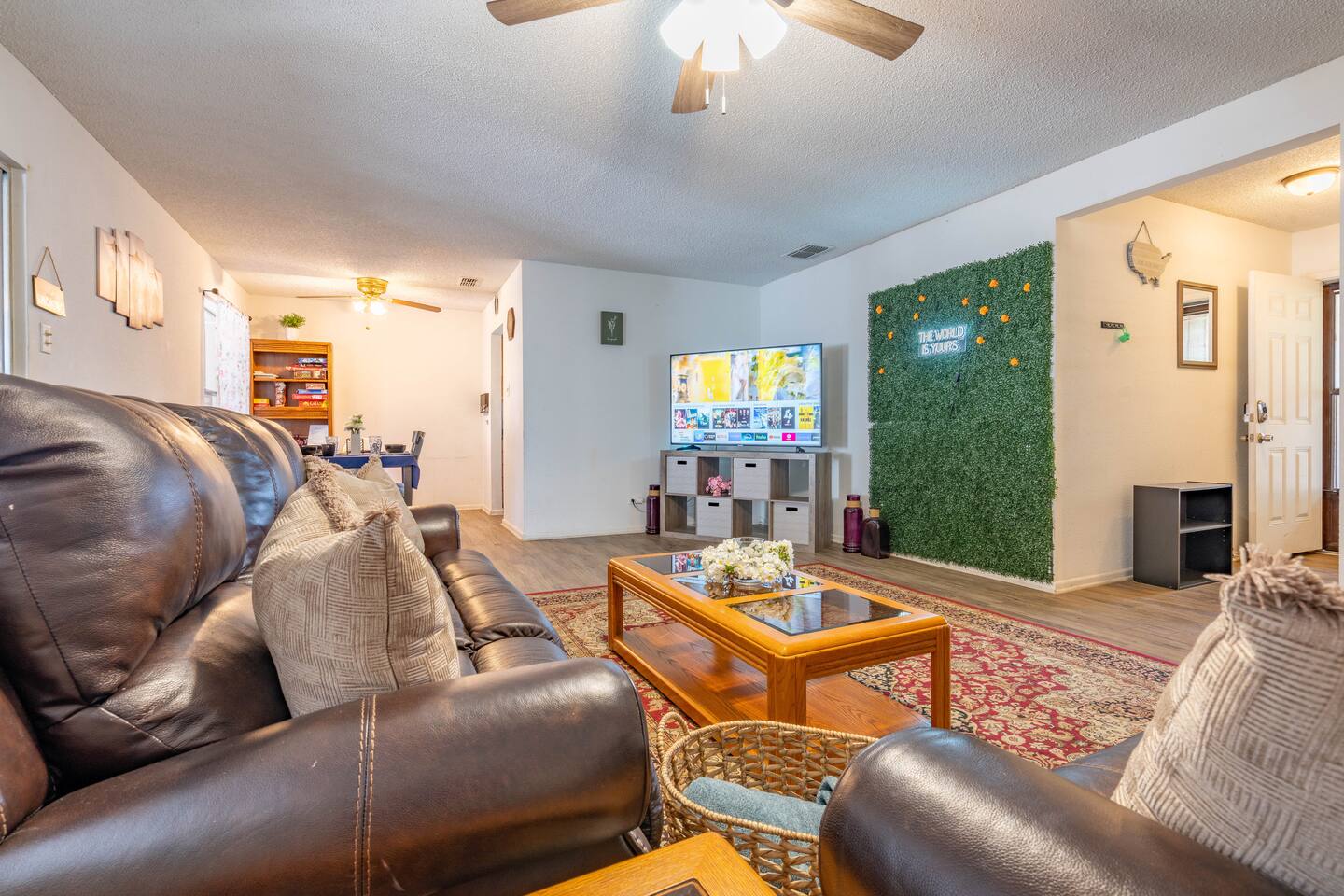 Great location 8 miles to Lackland AFB & SeaWorld - Holiday Home