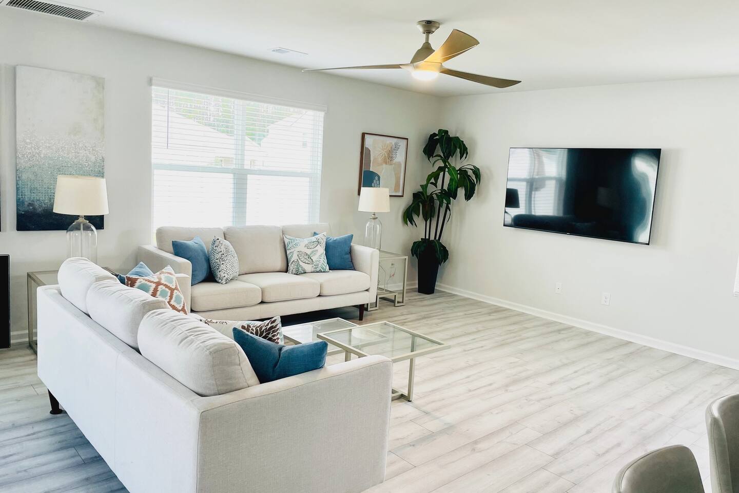 Kenzie’s Corner | Activities + Amenities