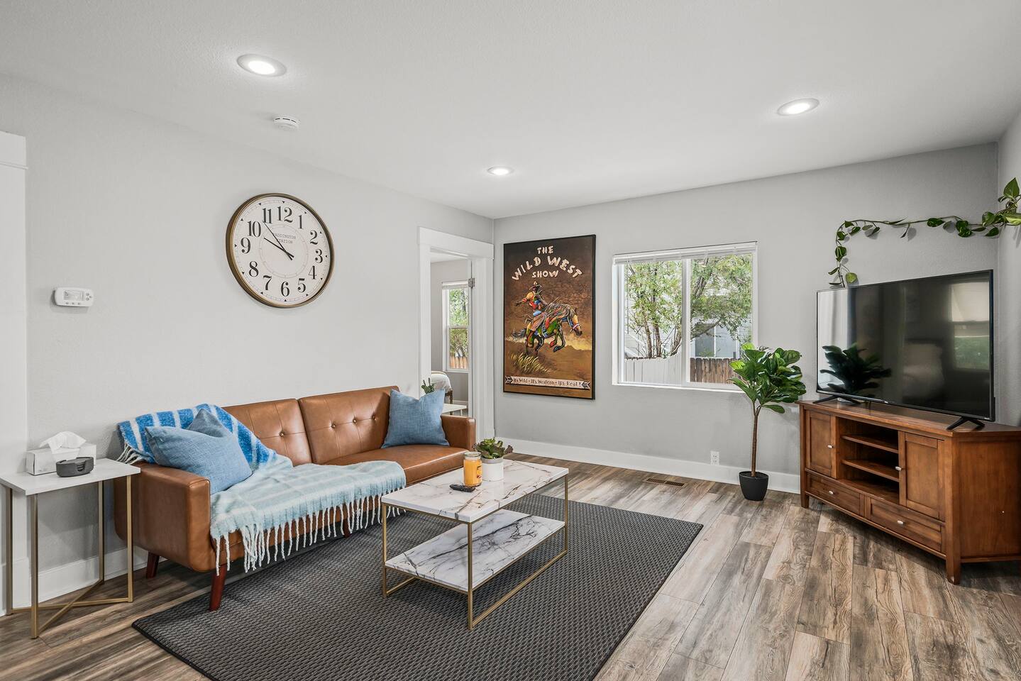 ❤Modern Home❤ In Midtown King Bed|FAST WIFI & AC❄