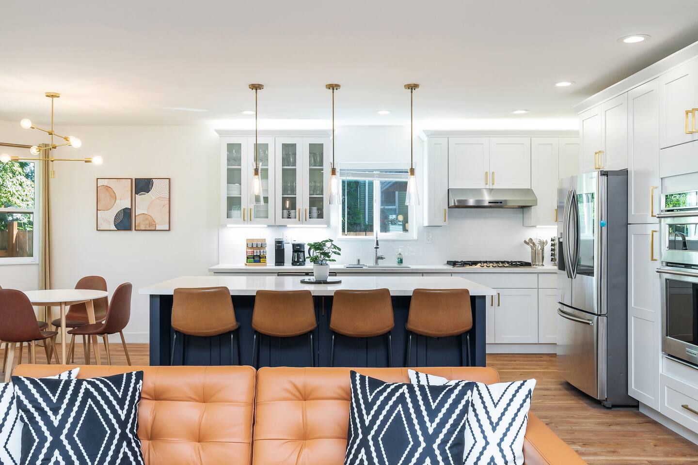 6B/4BA SFH in Leschi w/Backyard 8 Beds Sleeps 16