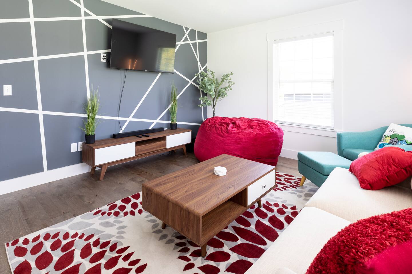 Stylish retreat w/ hot tub!