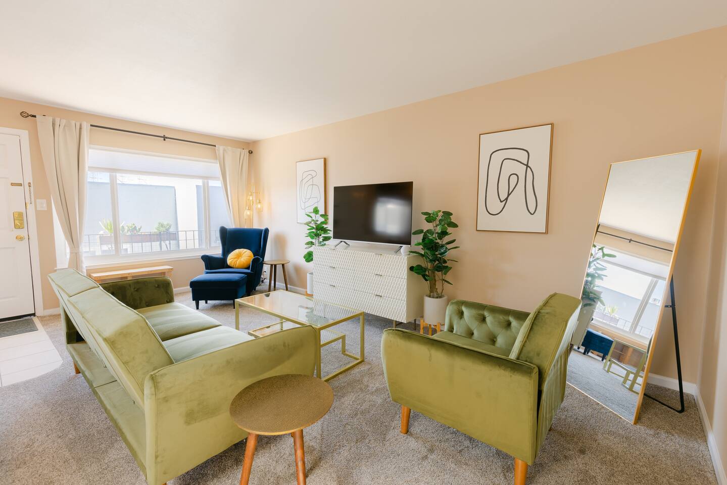 Cozy Apartment & King Bed Near Downtown Burlingame