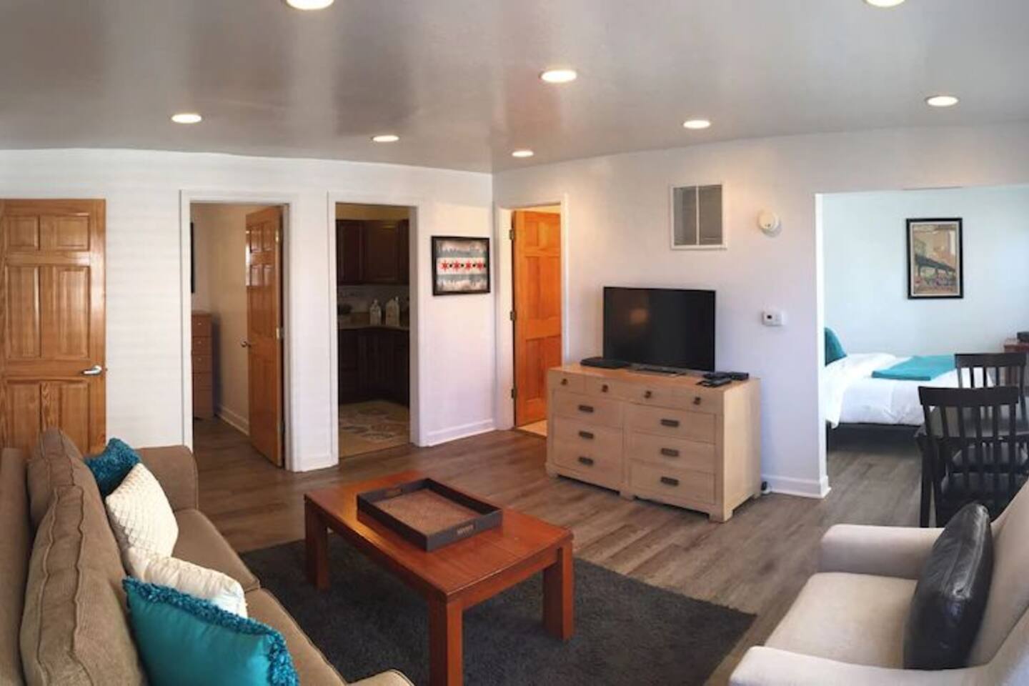 The Original Wrigleyville Coach House- 2 Story Private Unit