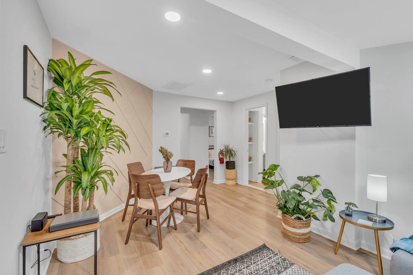 Romantic 2-Bedroom Bungalow in Bradley Beach