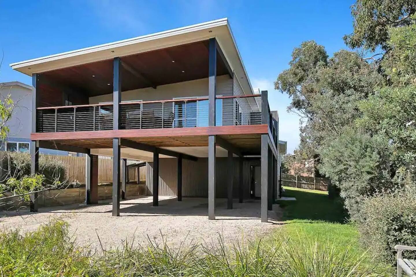 Rumah Pantai by Ready Set Stay